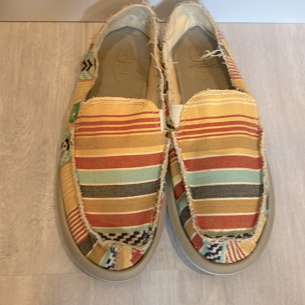 Sanuks